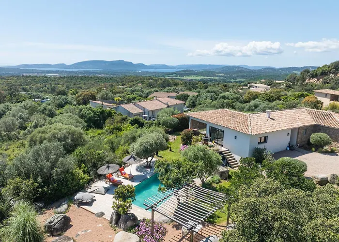 Mare E Macchia Lecci